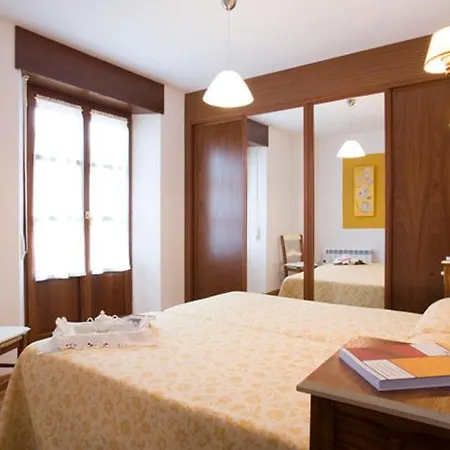 La Fonda De 3* Bustio