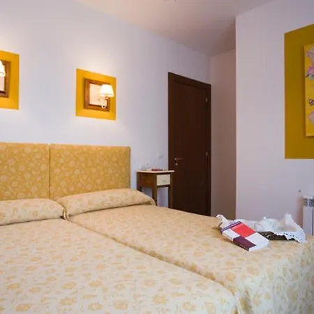 Guest house La Fonda De